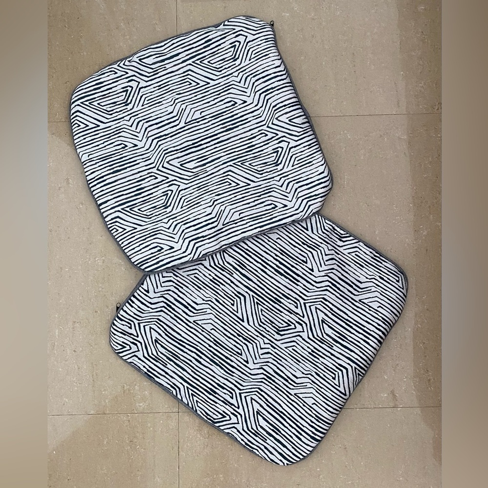 Pillow covers set (2 pieces) Zipper closure Brand new 19x19” gray/white